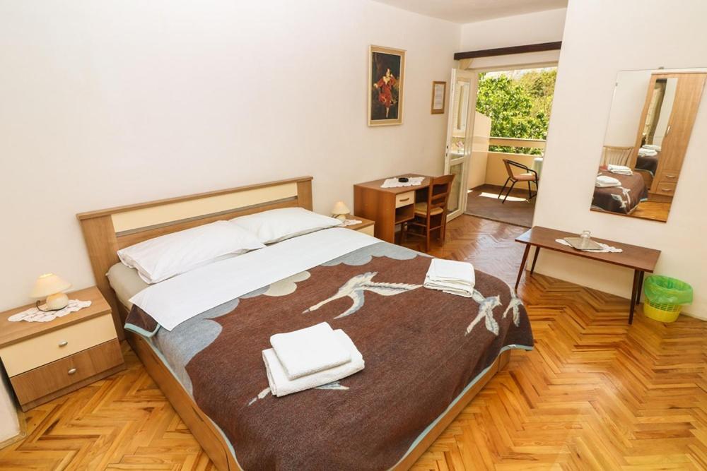 Double Rooms Tomica 2 With Balcony Baska  Exterior photo