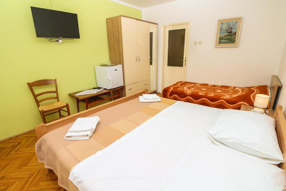Double Rooms Tomica 2 With Balcony Baska  Exterior photo